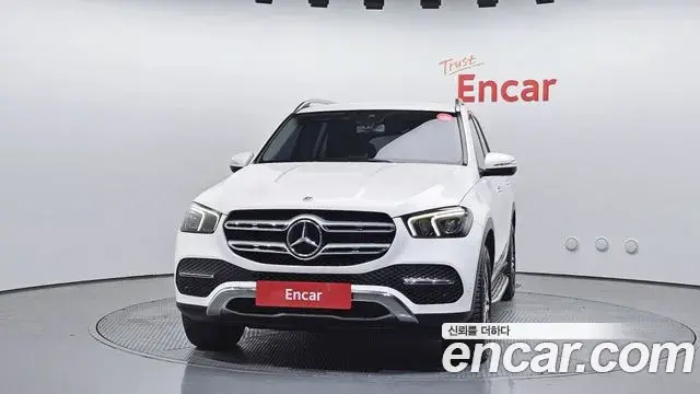 Mercedes-Benz GLE-Class 2019 — Şəkil 17/20