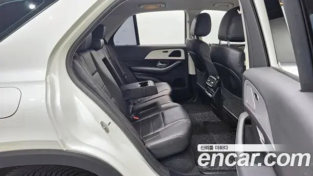 Mercedes-Benz GLE-Class 2019 — Şəkil 10/20