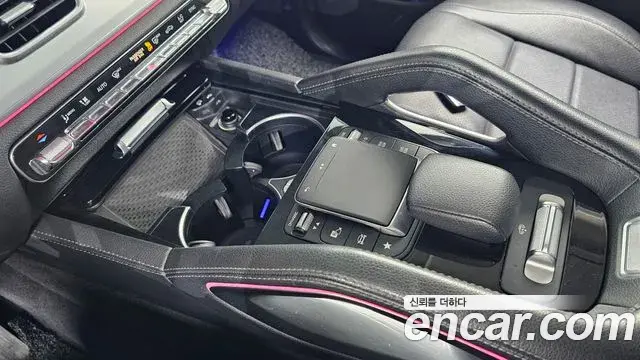 Mercedes-Benz GLE-Class 2019 — Şəkil 19/20