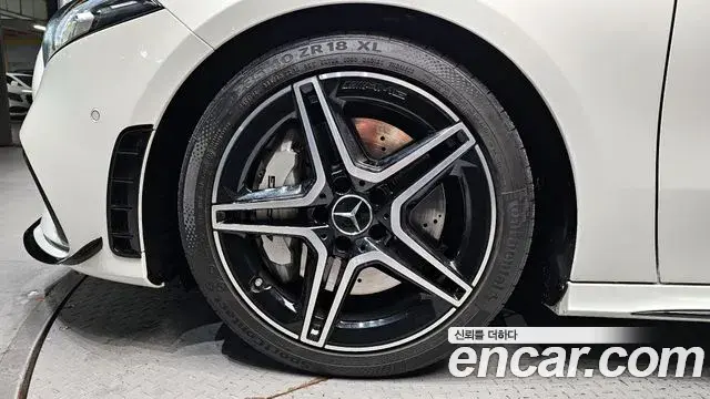 Mercedes-Benz A-Class 2022 — ფოტო 5/20