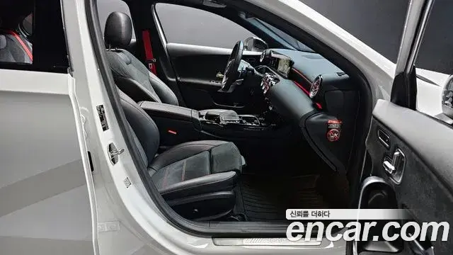 Mercedes-Benz A-Class 2022 — ფოტო 9/20