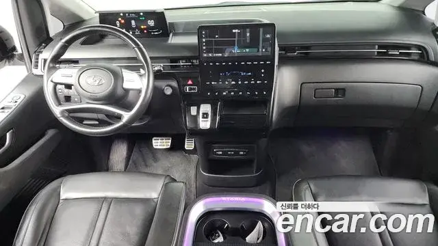 Hyundai Staria 2022 — ფოტო 17/20