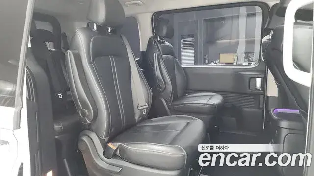 Hyundai Staria 2022 — ფოტო 13/20