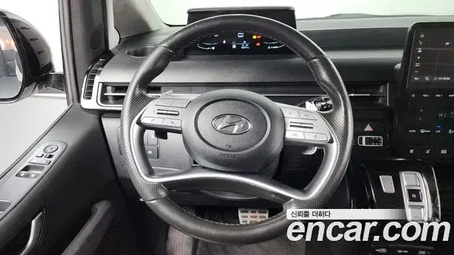 Hyundai Staria 2022 — ფოტო 19/20