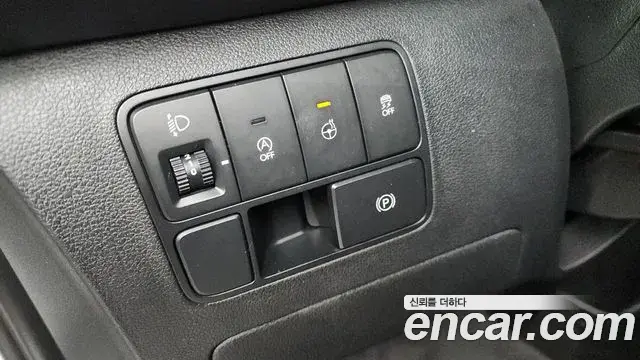 Hyundai Staria 2022 — ფოტო 18/20