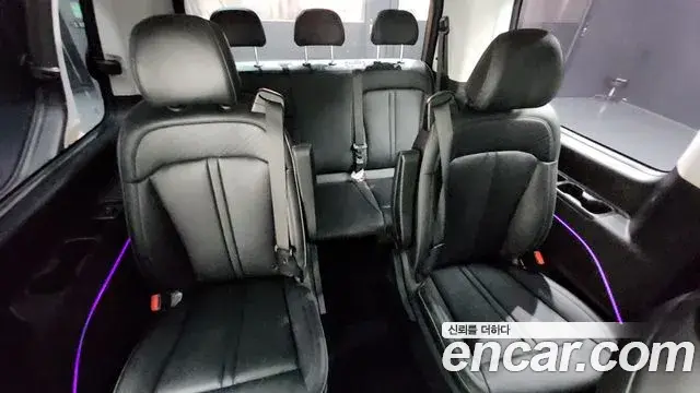 Hyundai Staria 2022 — ფოტო 15/20