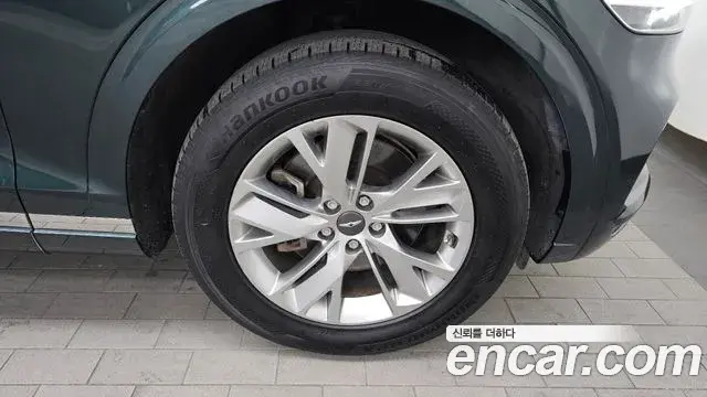 Genesis GV70 2021 — ფოტო 13/20