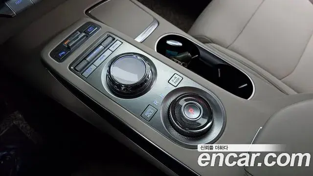 Genesis GV70 2021 — ფოტო 6/20