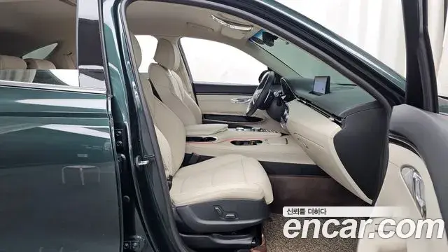 Genesis GV70 2021 — ფოტო 12/20