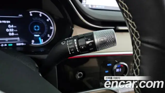 Genesis GV70 2021 — ფოტო 8/20