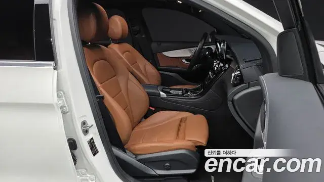 Mercedes-Benz GLC-Class 2022 — Şəkil 10/20