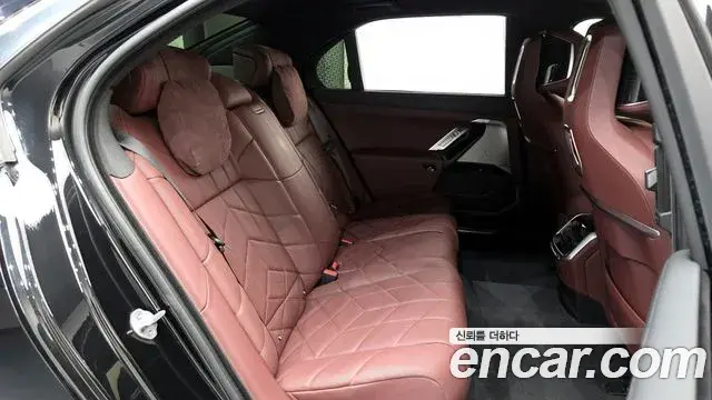 BMW 7 Series 2025 — Photo 15/20