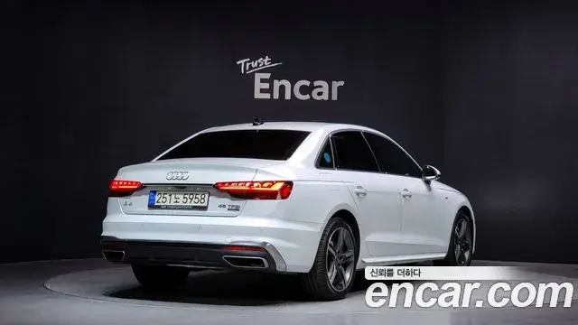 Audi A4 2021 — ფოტო 18/20