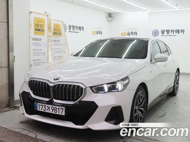 BMW 5 Series 2024 — ფოტო 7/20