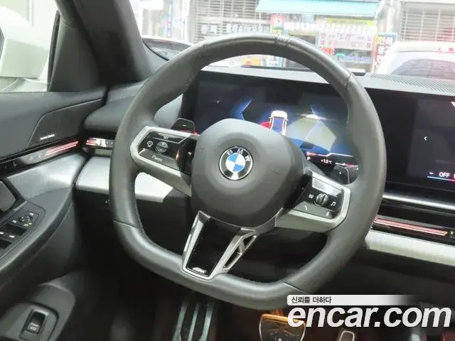 BMW 5 Series 2024 — ფოტო 17/20