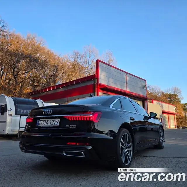 Audi A6 2022 — ფოტო 19/20