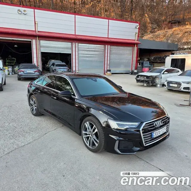 Audi A6 2022 — ფოტო 17/20
