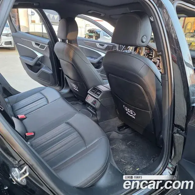 Audi A6 2022 — ფოტო 14/20