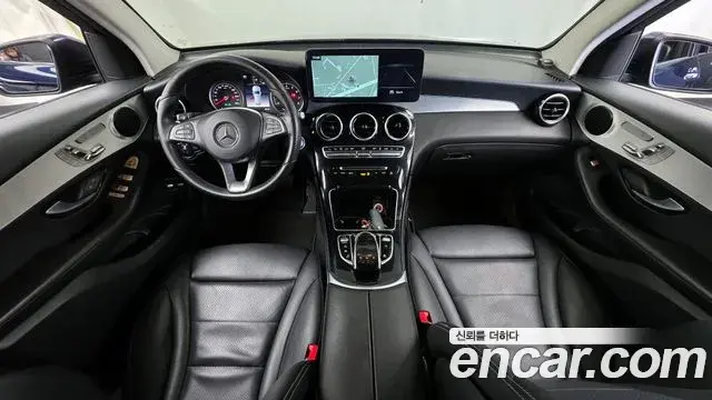 Mercedes-Benz GLC-Class 2018 — Photo 18/20