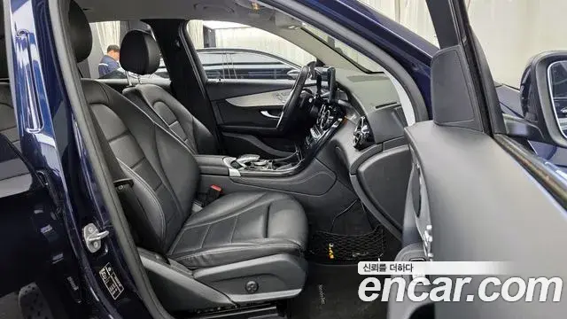 Mercedes-Benz GLC-Class 2018 — Photo 7/20