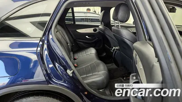 Mercedes-Benz GLC-Class 2018 — Photo 15/20