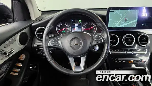 Mercedes-Benz GLC-Class 2018 — Photo 9/20