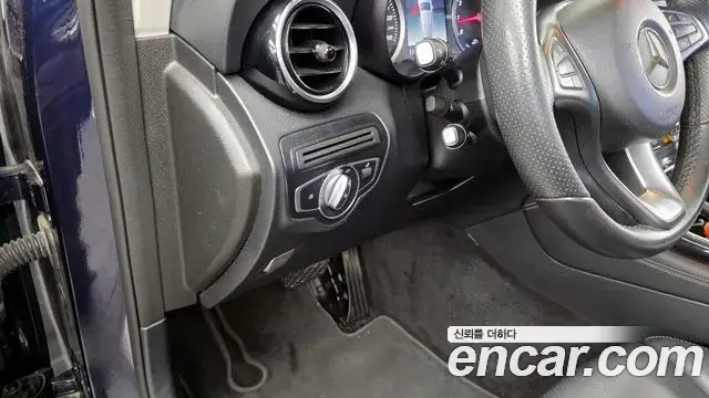 Mercedes-Benz GLC-Class 2018 — Photo 19/20