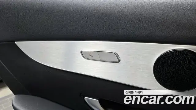 Mercedes-Benz GLC-Class 2018 — Photo 6/20