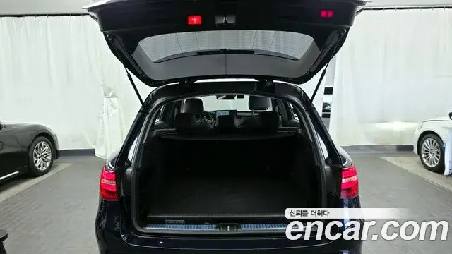 Mercedes-Benz GLC-Class 2018 — Photo 1/20