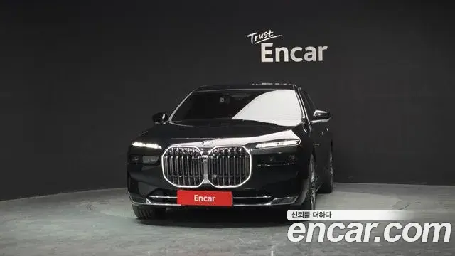 BMW 7 Series 2023 — ფოტო 11/19