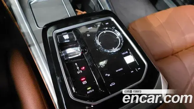 BMW 7 Series 2023 — ფოტო 19/19