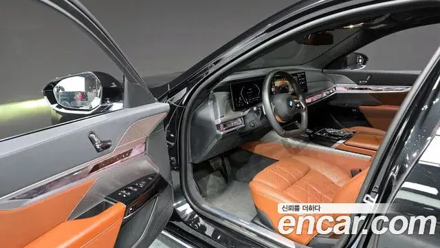 BMW 7 Series 2023 — ფოტო 2/19