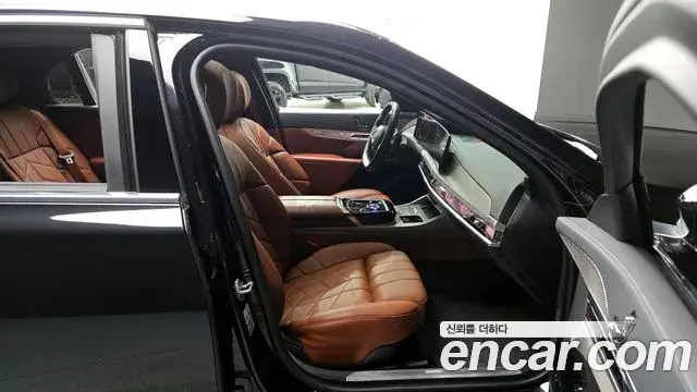 BMW 7 Series 2023 — ფოტო 17/19