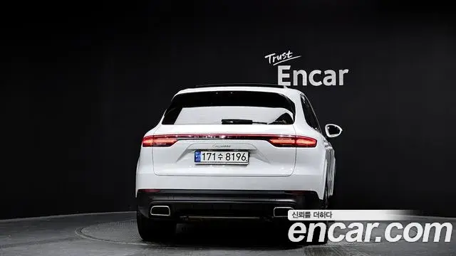 Porsche Cayenne 2020 — ფოტო 14/20