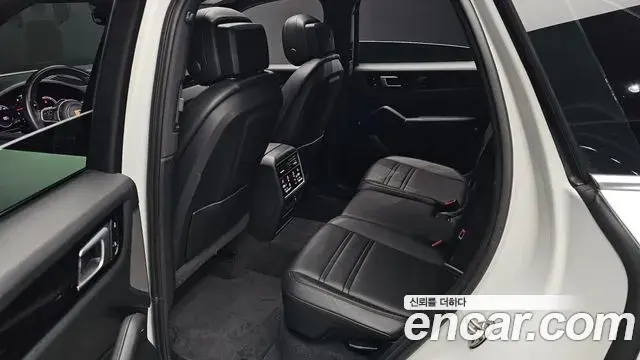 Porsche Cayenne 2020 — ფოტო 12/20