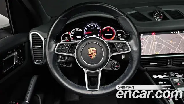 Porsche Cayenne 2020 — ფოტო 19/20