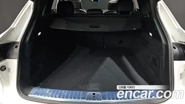 Porsche Cayenne 2020 — ფოტო 9/20