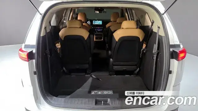 Kia Carnival 2023 — Фото 20/20