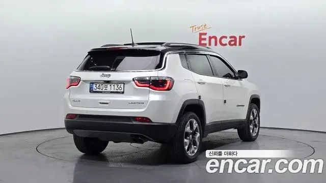 Jeep Compass 2020 — Фото 2/20