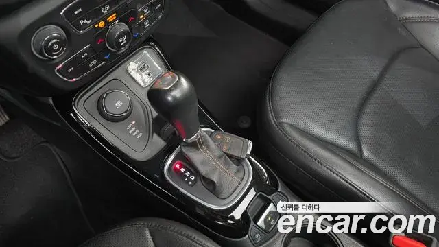 Jeep Compass 2020 — Фото 9/20