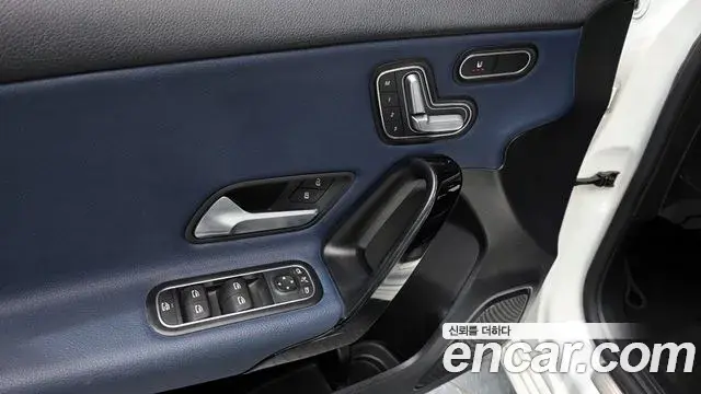 Mercedes-Benz A-Class 2019 — ფოტო 3/20