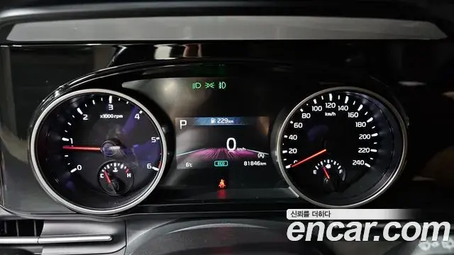 Kia Carnival 2020 — Photo 8/20