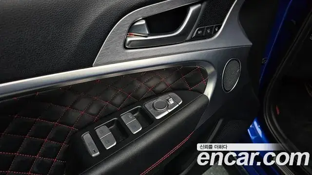 Genesis G70 2018 — ფოტო 16/20