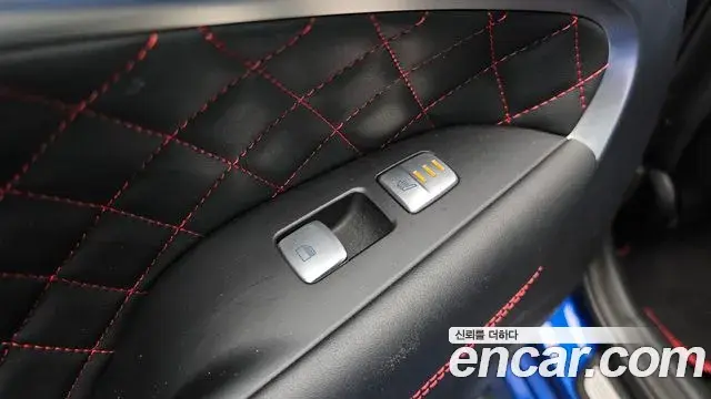 Genesis G70 2018 — ფოტო 14/20