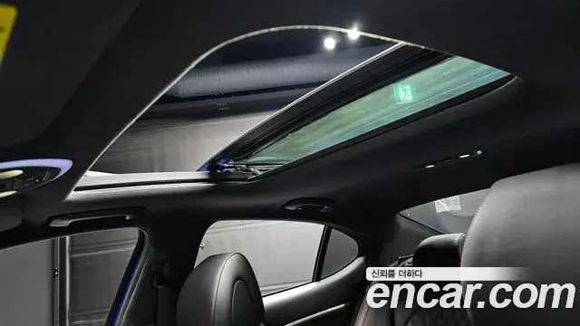 Genesis G70 2018 — ფოტო 17/20
