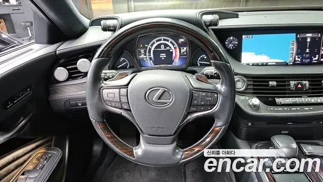 Lexus LS500 2018 — Şəkil 9/20