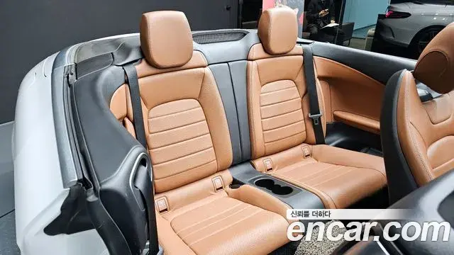 Mercedes-Benz C-Class 2019 — Photo 19/20