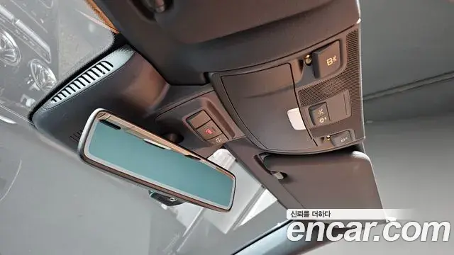 Mercedes-Benz C-Class 2019 — Photo 7/20
