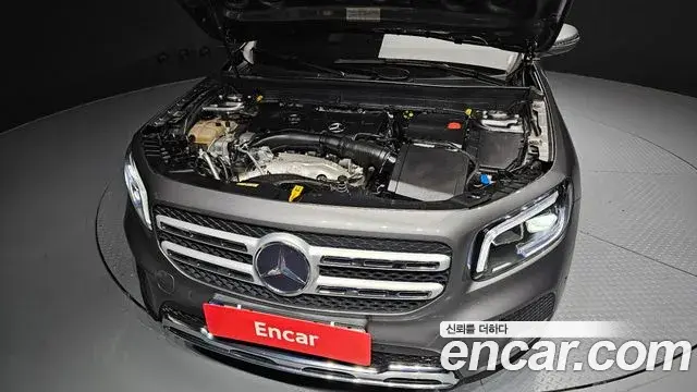 Mercedes-Benz GLB-Class 2021 — Şəkil 18/20