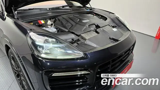 Porsche Cayenne 2021 — Photo 3/20